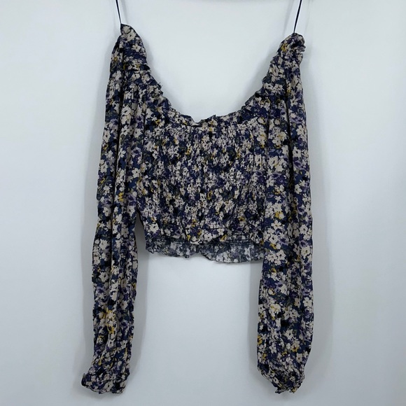 NWT Elodie Navy Floral Cropped Blouse Smocked Back Long Sleeve Women’s Small - Picture 3 of 6